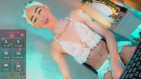 isabellagirs online show from July 9, 1:15 pm