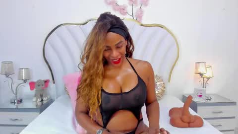 Isabella  online show from February 22, 2:30 pm