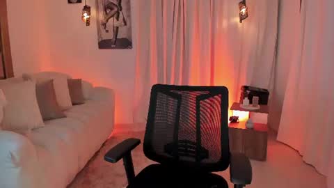 ISABELLA  online show from July 12, 6:11 pm