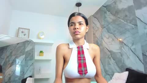 isabellamonet online show from May 12, 7:23 pm