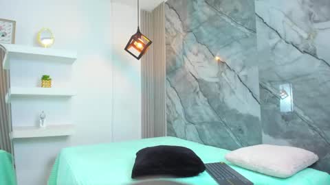 isabellamonet online show from May 8, 8:03 pm
