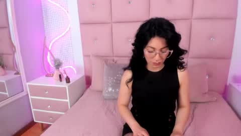 Isabel  online show from May 11, 2:45 pm