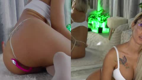 IsabelleEthan online show from August 5, 10:23 am