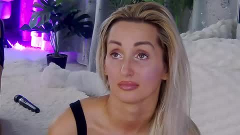 IsabelleEthan online show from July 18, 1:51 am