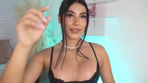 Isa online show from June 25, 11:10 pm