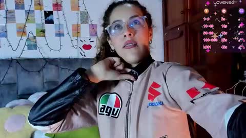 Isabela  online show from February 3, 4:21 am