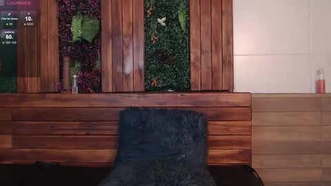 I S A  S AN D E R S  online show from September 26, 1:30 pm