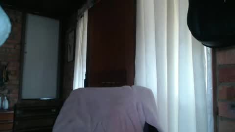 Snapshot of isis_moon88 chatting on October 19, 4:11 pm isis online show from October 19, 4:11 pm