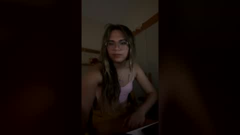 isis_sophie22 online show from July 15, 11:09 pm