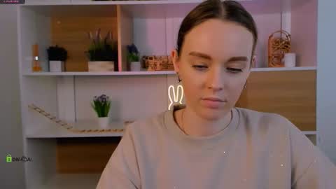 isla_dior online show from December 16, 7:37 am