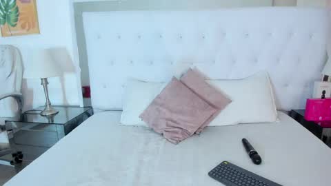 Vanessa online show from May 1, 11:26 am