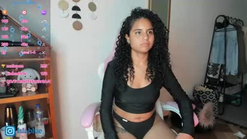 Isla Blue online show from July 12, 3:10 am