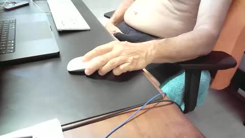 islandforfun online show from February 26, 8:12 pm