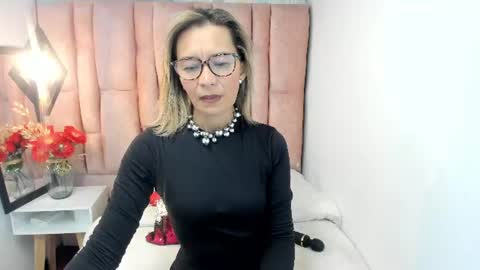 ISSA MILF online show from July 10, 4:12 pm