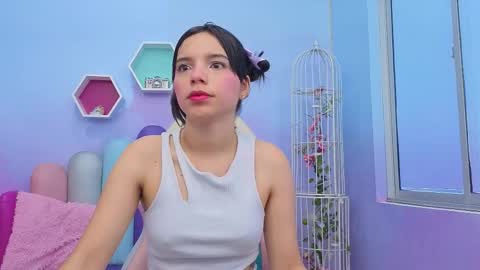 Issa Skinny online show from November 6, 11:35 am