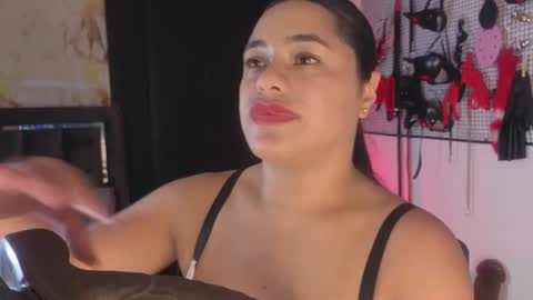 Issafoxx online show from July 28, 12:48 pm