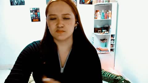 Yiz online show from December 24, 1:06 am