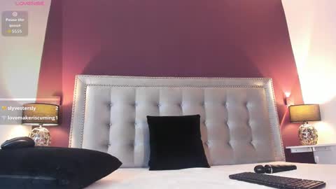 Snapshot of issyrosse chatting on October 16, 12:27 pm Isabelle online show from October 16, 12:27 pm