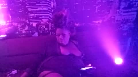 iswallow25 online show from November 26, 3:26 am