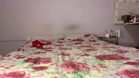 isabella online show from April 24, 3:14 pm