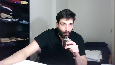 Snapshot of italianboybcn chatting on January 28, 9:19 am italianboybcn online show from January 28, 9:19 am