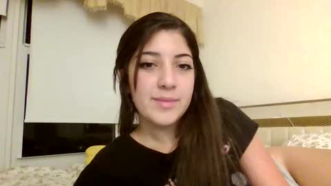 ItalianKitty online show from April 27, 3:59 am