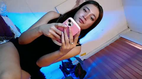 its_me_luna1111 online show from July 7, 7:23 am