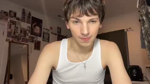 Snapshot of its_rowan chatting on October 31, 2:01 am Rowan online show from October 31, 2:01 am