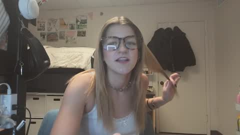 Alex Love online show from February 4, 1:23 am