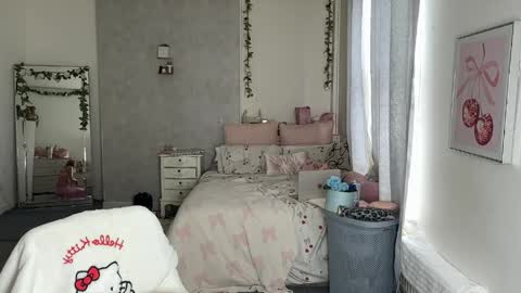 Bella Peach online show from May 3, 3:18 pm