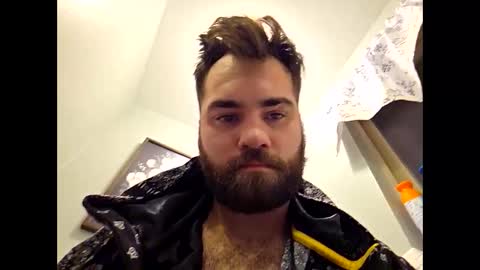 Snapshot of itsdaiton chatting on November 1, 2:16 pm Daiton online show from November 1, 2:16 pm