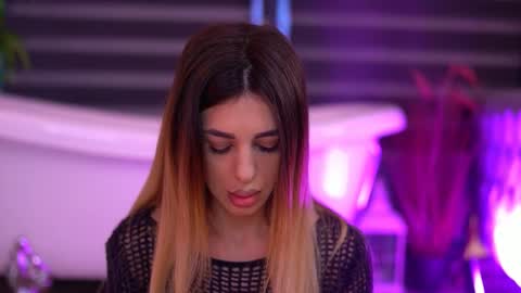 itsivylicious online show from February 16, 5:38 am