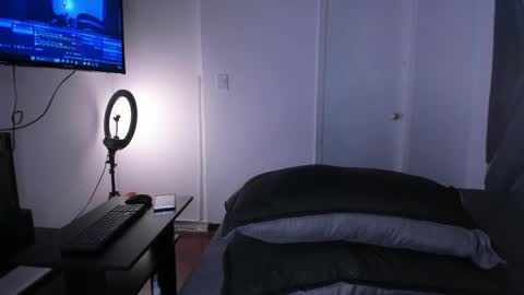 Moon online show from May 4, 6:58 pm
