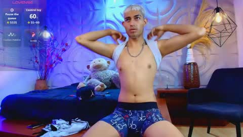 itszairen online show from April 28, 4:06 am