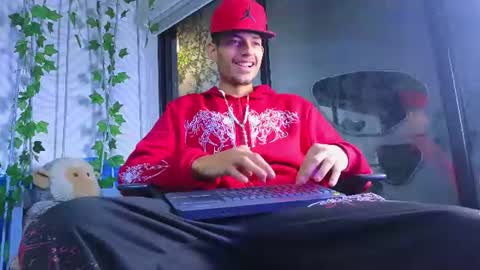 itszairen online show from June 20, 4:29 am