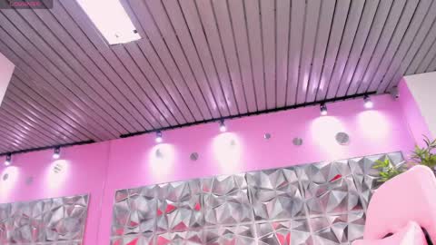 Itzel  online show from April 26, 4:37 pm