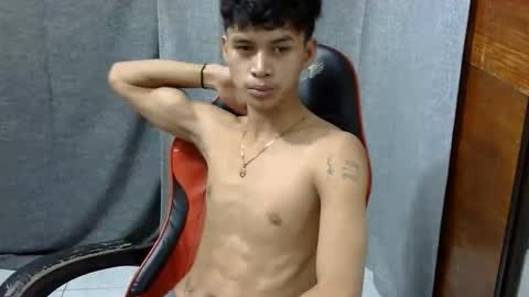 itzme_john online show from April 23, 3:25 am