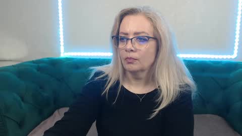 ivanacharm online show from May 12, 3:26 am