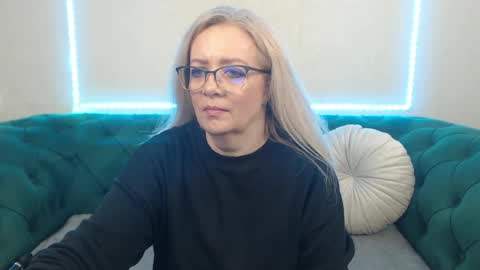 ivanacharm online show from May 19, 3:13 am