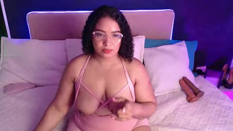 Ivannee  online show from February 5, 4:03 pm