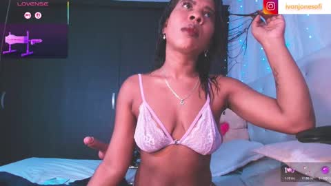  Ivon  Miss Jones  online show from December 2, 3:27 am