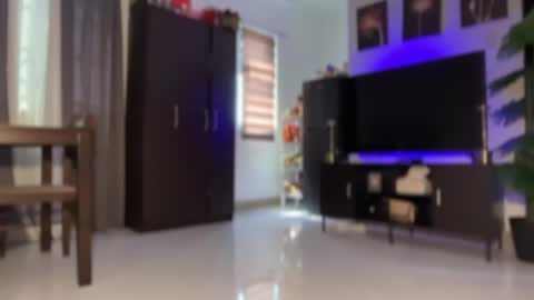 kirstenelsie online show from May 20, 1:57 am