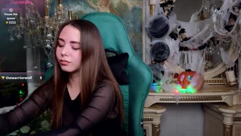 ivorywood_ online show from November 10, 6:10 pm