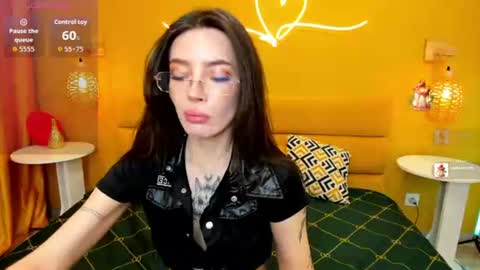 Ivy online show from June 18, 1:22 am