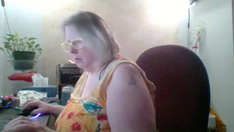 ivyjane3522 online show from May 11, 2:13 pm