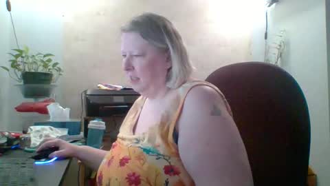 ivyjane3522 online show from May 11, 2:45 pm