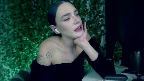 Miss Ivy online show from December 29, 4:40 pm