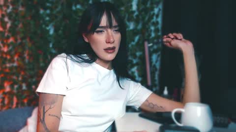 Miss Ivy online show from December 6, 2:11 pm