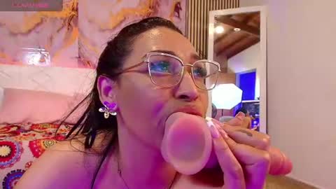 ivyshine7 online show from June 18, 10:37 pm