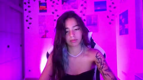 Ivy  online show from March 13, 2:15 am